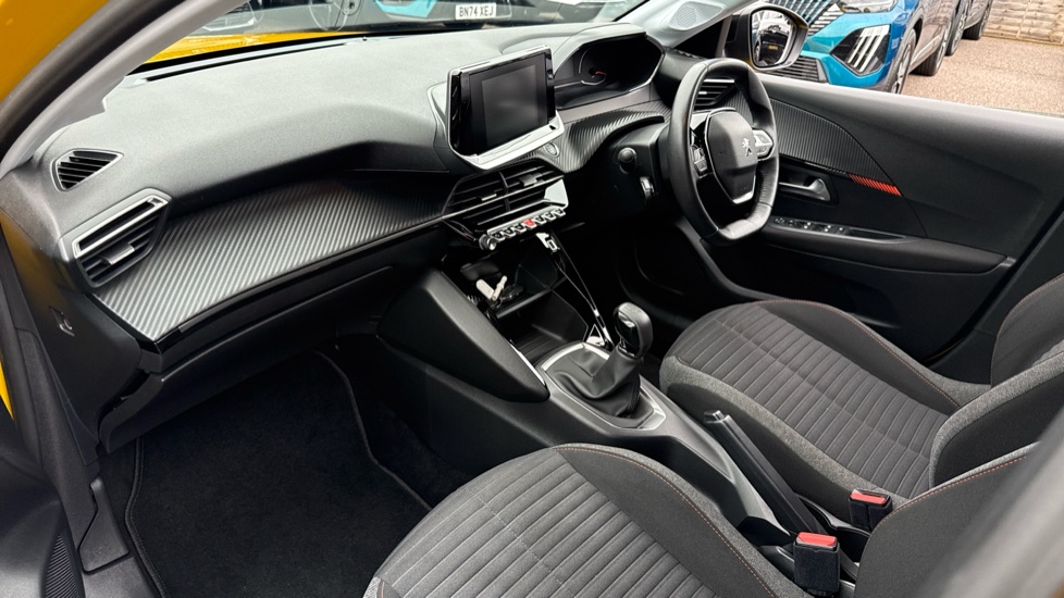 Peugeot 208 1.2 PureTech Active Premium + 5dr Petrol Hatchback - Image 9