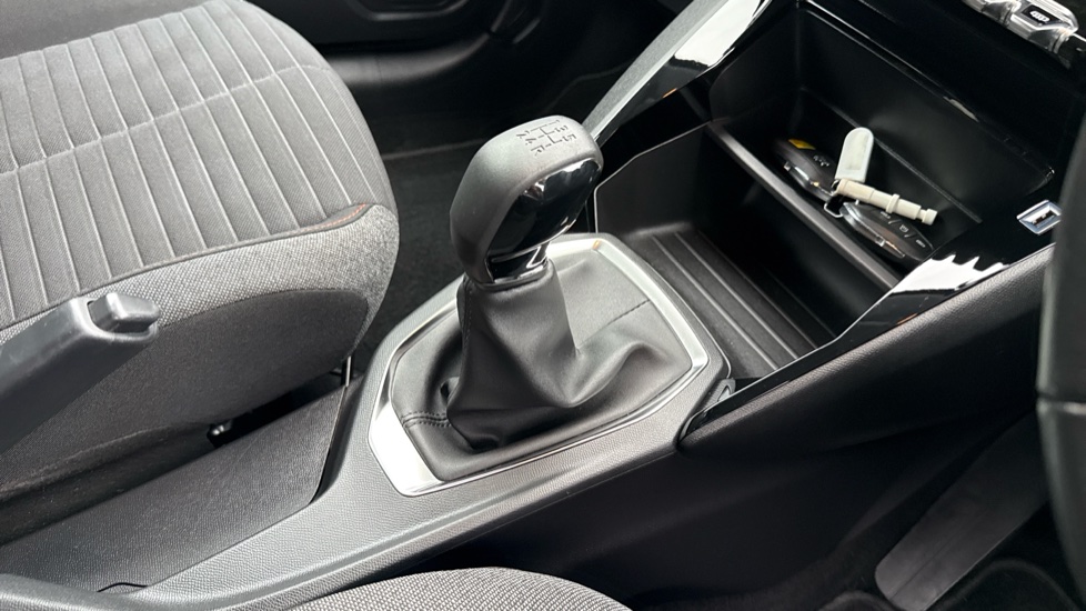 Peugeot 208 1.2 PureTech Active Premium + 5dr Petrol Hatchback - Image 13
