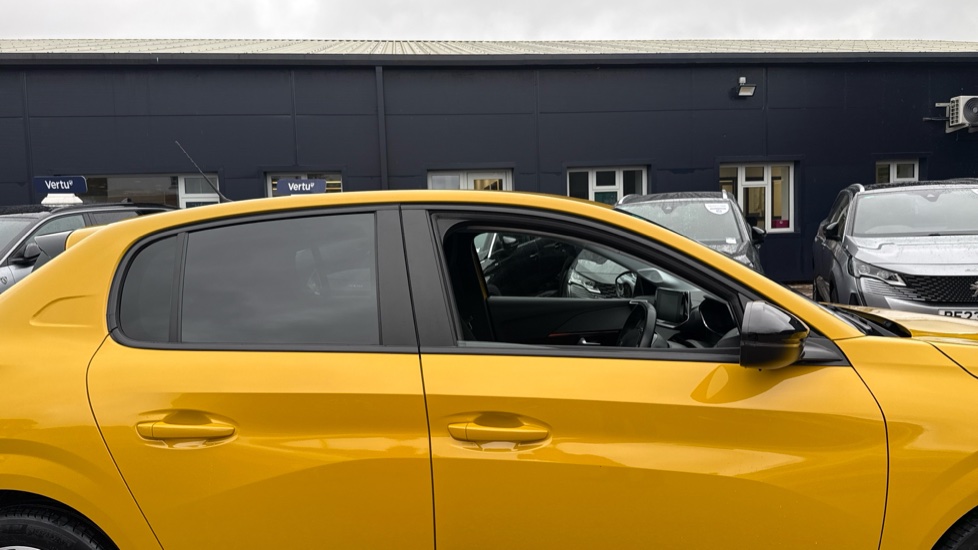 Peugeot 208 1.2 PureTech Active Premium + 5dr Petrol Hatchback - Image 22