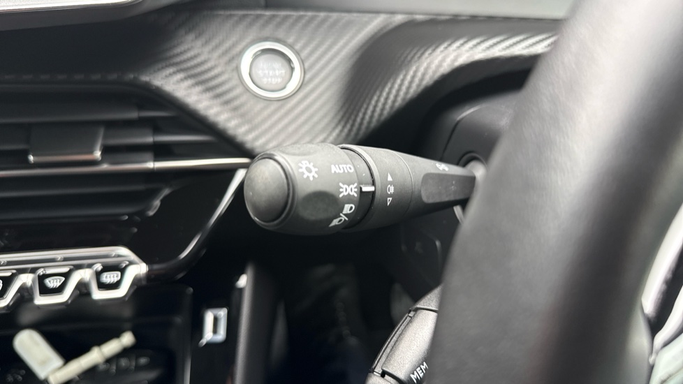 Peugeot 208 1.2 PureTech Active Premium + 5dr Petrol Hatchback - Image 27