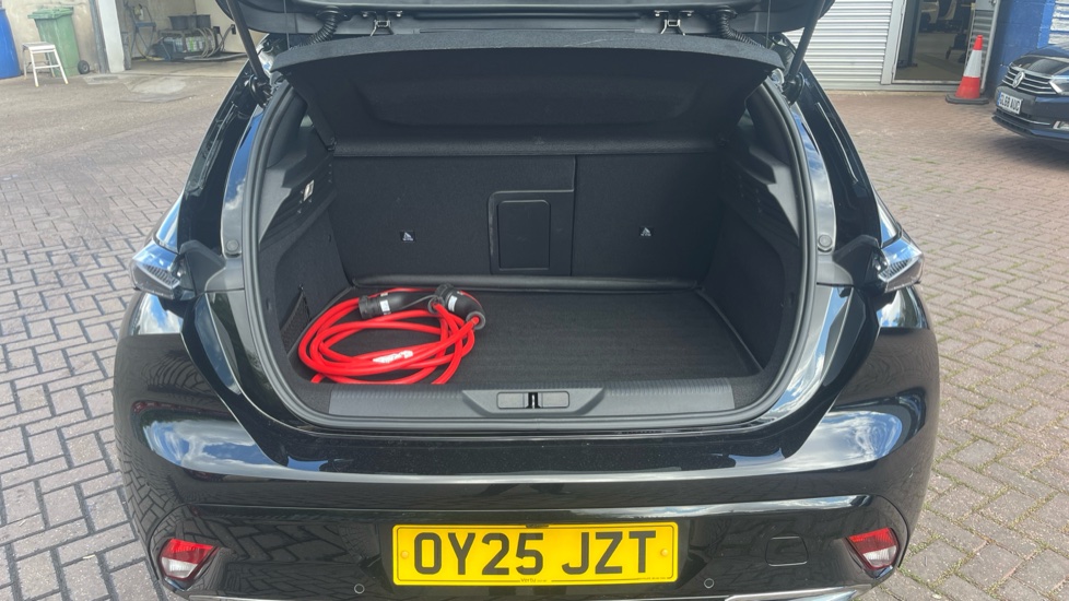 Peugeot 308 115kW GT 54kWh 5dr Auto Electric Hatchback - Image 4