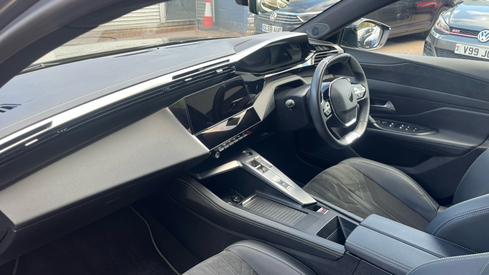 Peugeot 308 115kW GT 54kWh 5dr Auto Electric Hatchback - Image 9
