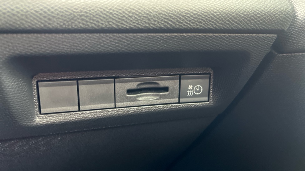 Peugeot 308 115kW GT 54kWh 5dr Auto Electric Hatchback - Image 25