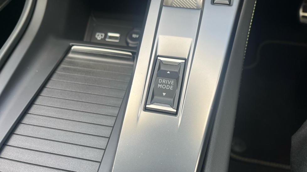 Peugeot 308 115kW GT 54kWh 5dr Auto Electric Hatchback - Image 35