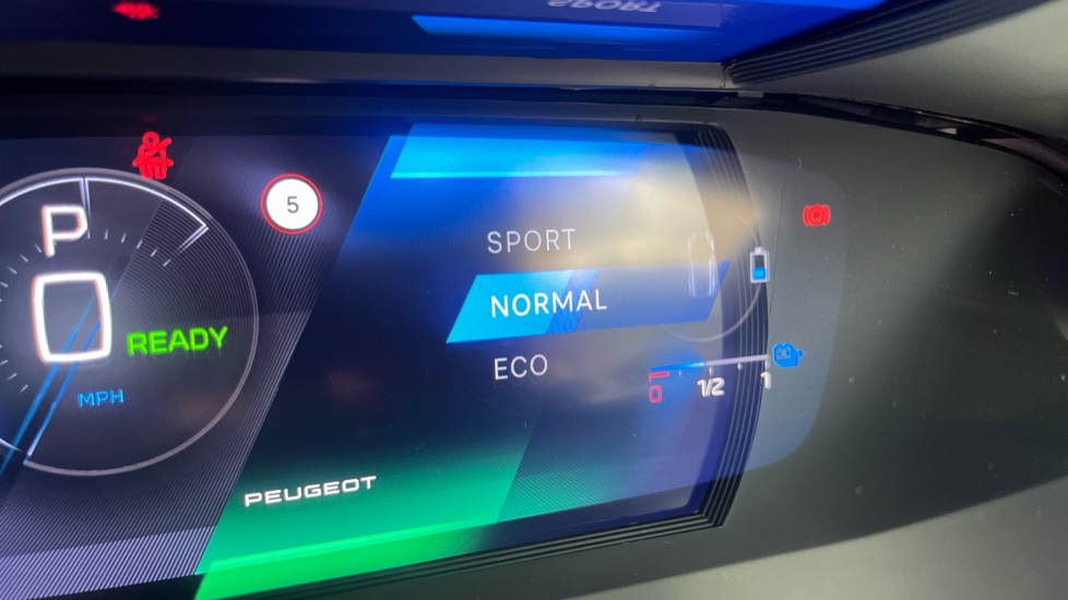 Peugeot 308 115kW GT 54kWh 5dr Auto Electric Hatchback - Image 36