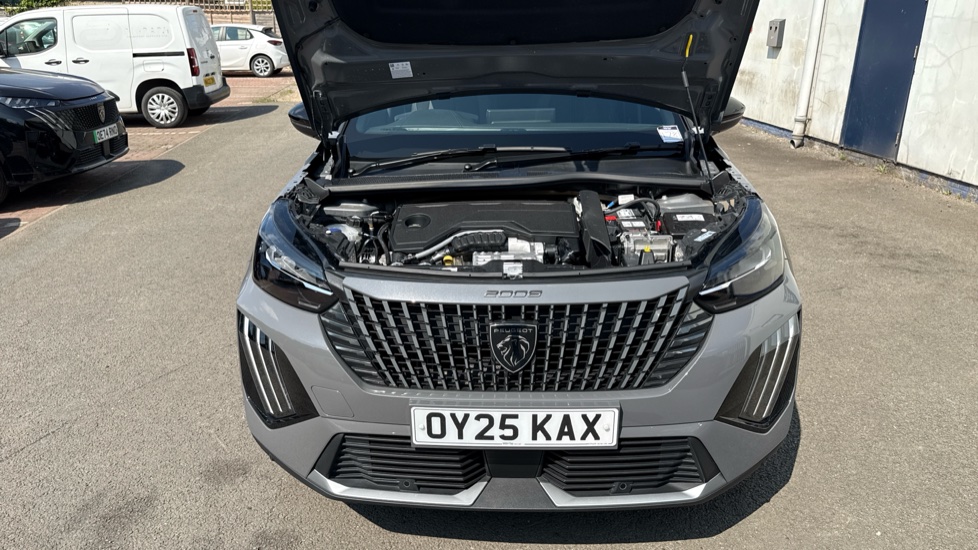 Peugeot 2008 1.2 Hybrid 136 GT 5dr e-DSC6 Petrol Estate - Image 8