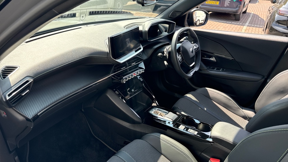 Peugeot 2008 1.2 Hybrid 136 GT 5dr e-DSC6 Petrol Estate - Image 9