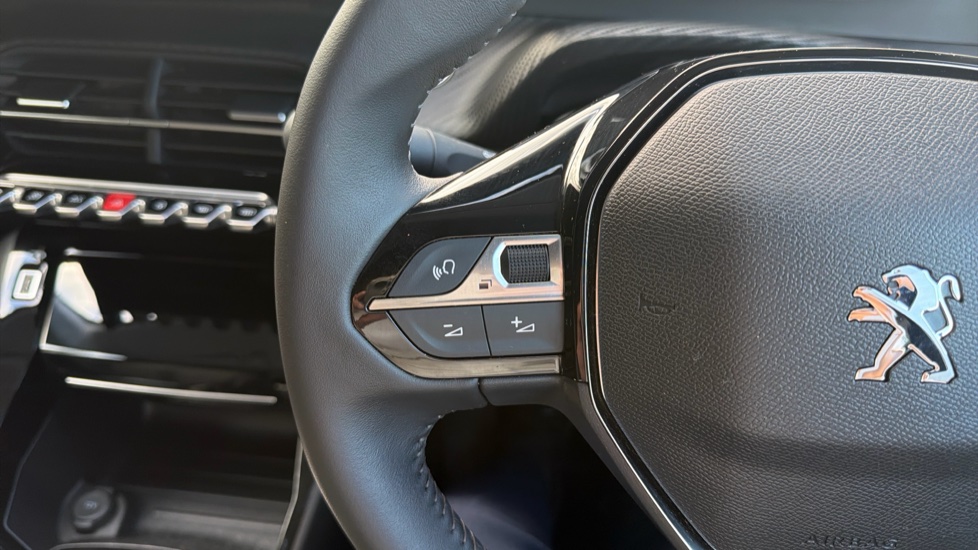 Peugeot 208 1.2 PureTech 100 Allure Premium + 5dr Petrol Hatchback - Image 27