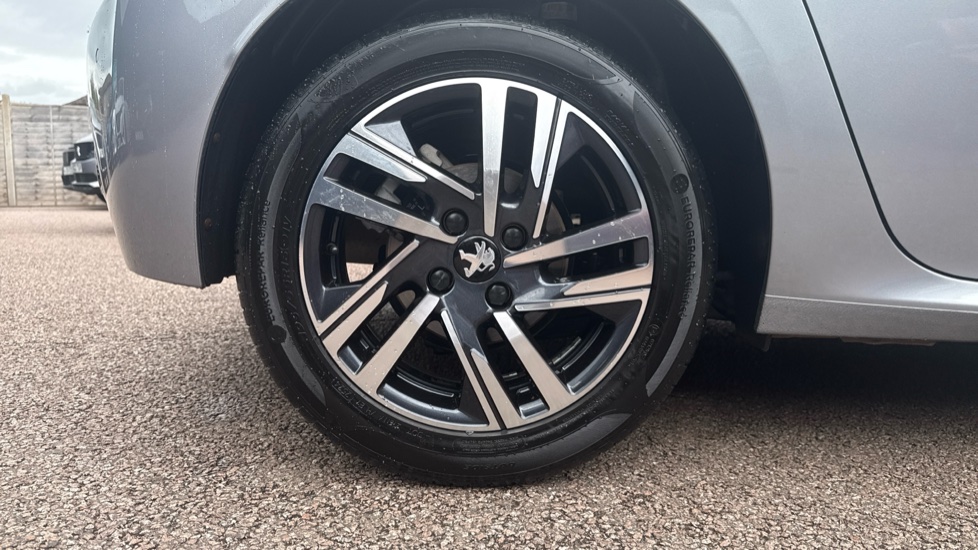 Peugeot 208 1.2 PureTech 100 Allure Premium + 5dr Petrol Hatchback - Image 7