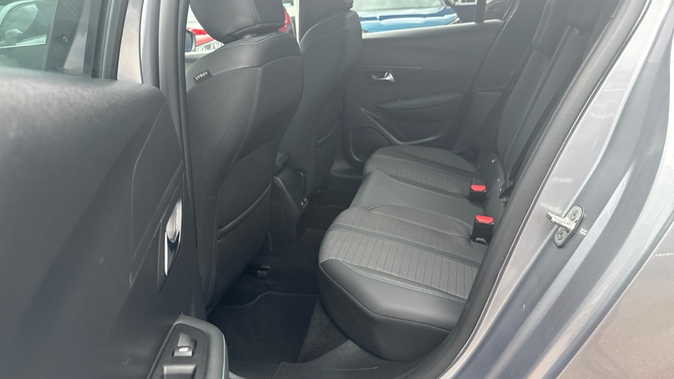 Peugeot 208 1.2 PureTech 100 Allure Premium + 5dr Petrol Hatchback - Image 16