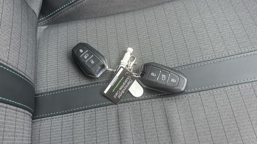 Peugeot 208 1.2 PureTech 100 Allure Premium + 5dr Petrol Hatchback - Image 20