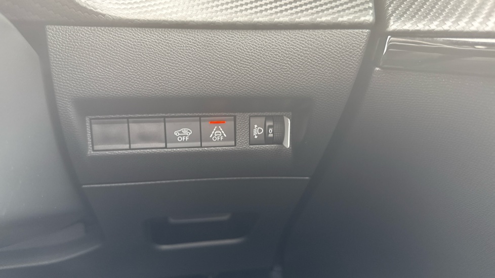 Peugeot 208 1.2 PureTech 100 Allure Premium + 5dr Petrol Hatchback - Image 23