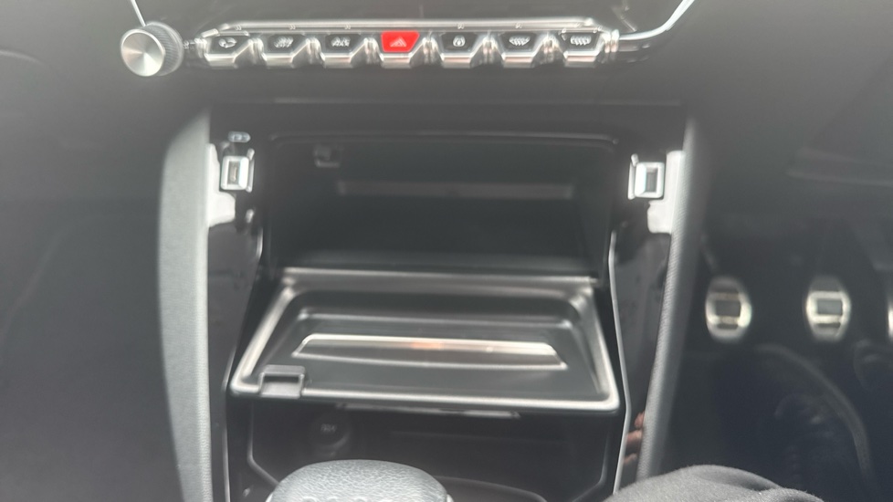 Peugeot 208 1.2 PureTech 100 Allure Premium + 5dr Petrol Hatchback - Image 30