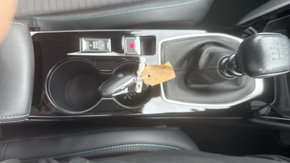 Peugeot 208 1.2 PureTech 100 Allure Premium + 5dr Petrol Hatchback - Image 32