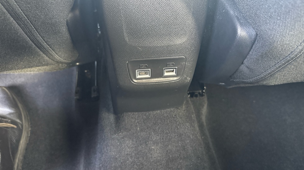 Peugeot 208 1.2 PureTech 100 Allure 5dr Petrol Hatchback - Image 25