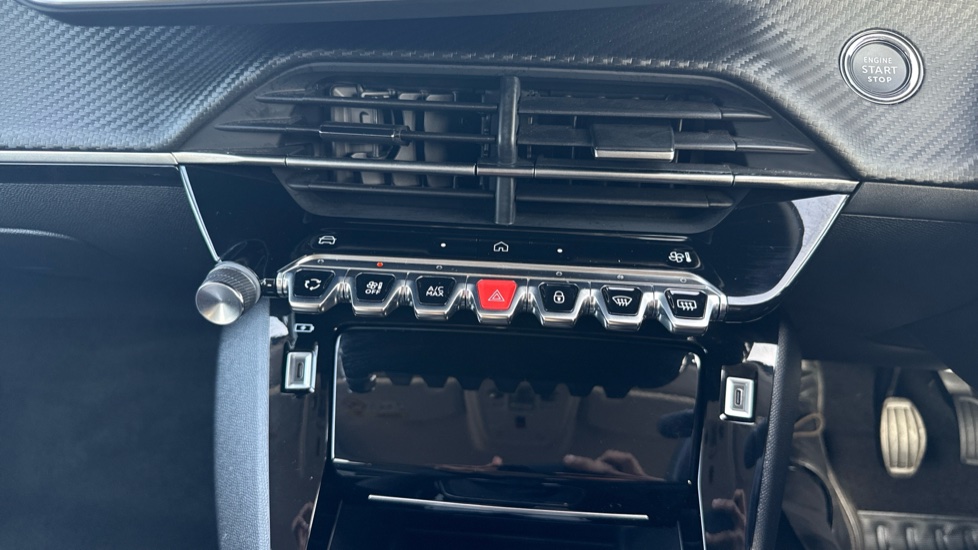 Peugeot 208 1.2 PureTech 100 Allure 5dr Petrol Hatchback - Image 35