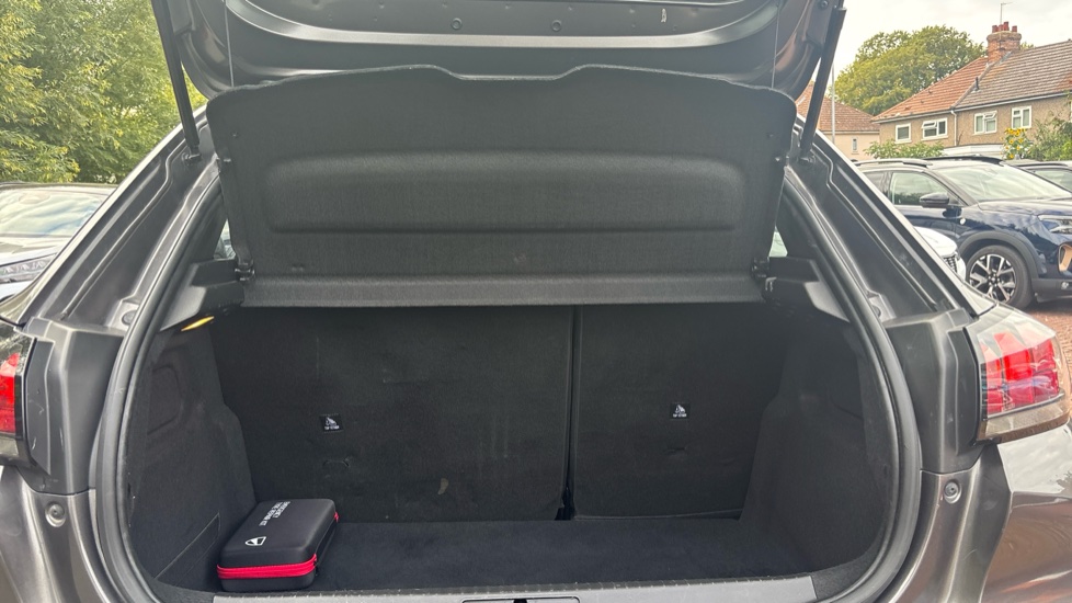 Peugeot 208 1.5 BlueHDi 100 Active Premium + 5dr Diesel Hatchback - Image 4