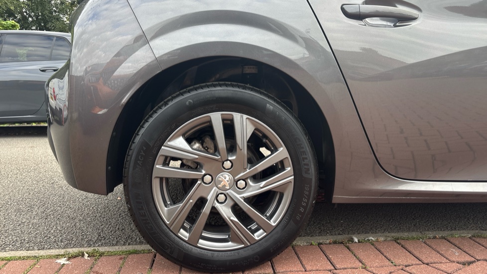 Peugeot 208 1.5 BlueHDi 100 Active Premium + 5dr Diesel Hatchback - Image 7
