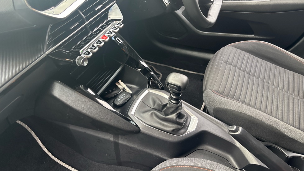Peugeot 208 1.5 BlueHDi 100 Active Premium + 5dr Diesel Hatchback - Image 13