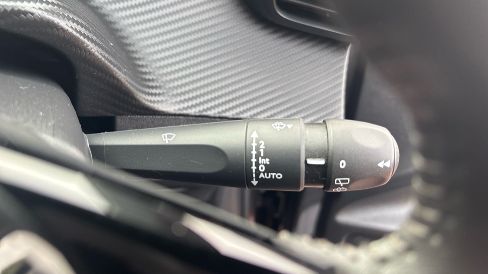 Peugeot 208 1.5 BlueHDi 100 Active Premium + 5dr Diesel Hatchback - Image 34