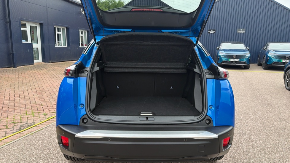 Peugeot 2008 100kW GT 50kWh 5dr Auto Electric Estate - Image 4