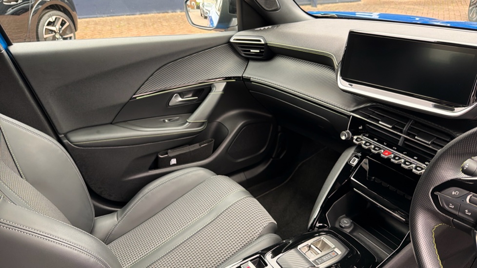 Peugeot 2008 100kW GT 50kWh 5dr Auto Electric Estate - Image 14