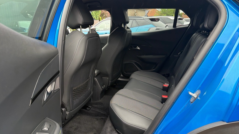 Peugeot 2008 100kW GT 50kWh 5dr Auto Electric Estate - Image 16