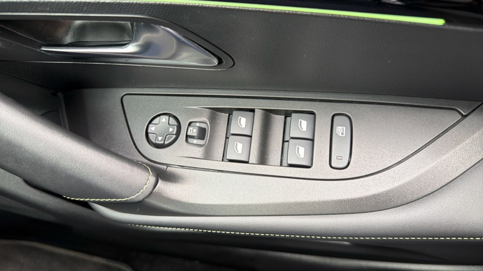 Peugeot 2008 100kW GT 50kWh 5dr Auto Electric Estate - Image 27