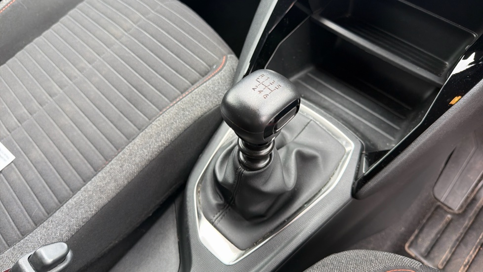 Peugeot 2008 1.2 PureTech Active Premium+ 5dr Petrol Estate - Image 13