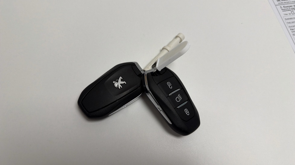 Peugeot 2008 1.2 PureTech Active Premium+ 5dr Petrol Estate - Image 19