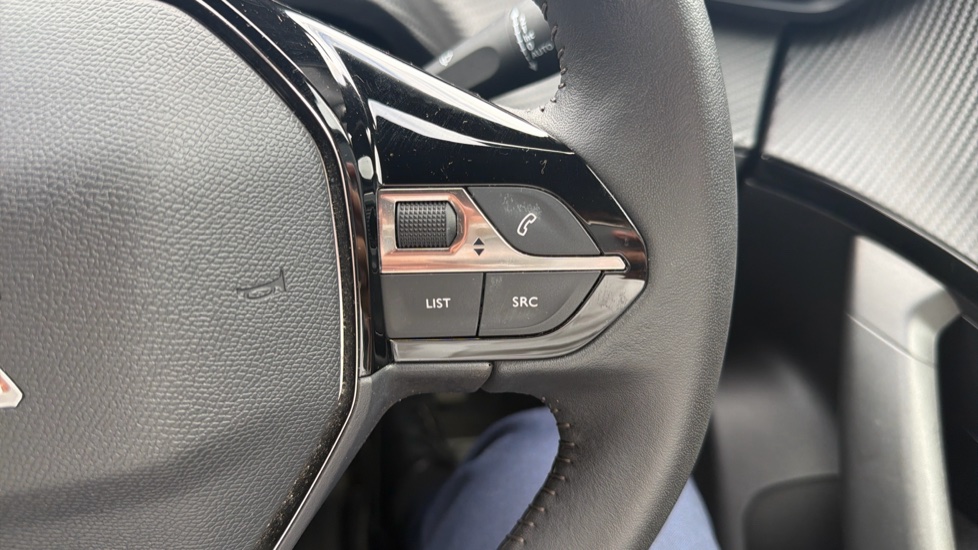 Peugeot 2008 1.2 PureTech Active Premium+ 5dr Petrol Estate - Image 31