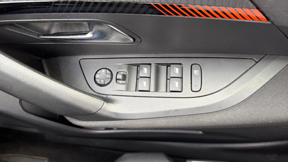 Peugeot 2008 1.2 PureTech Active Premium+ 5dr Petrol Estate - Image 35