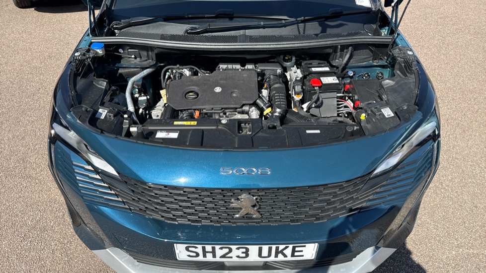 Peugeot 5008 1.5 BlueHDi Allure Premium+ 5dr EAT8 Diesel Estate - Image 8