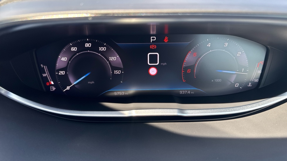 Peugeot 5008 1.5 BlueHDi Allure Premium+ 5dr EAT8 Diesel Estate - Image 18