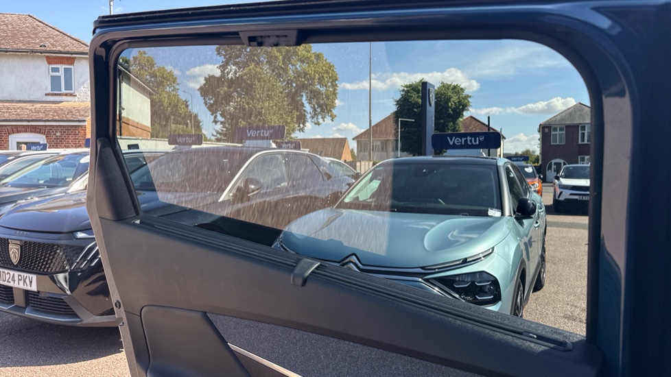 Peugeot 5008 1.5 BlueHDi Allure Premium+ 5dr EAT8 Diesel Estate - Image 33