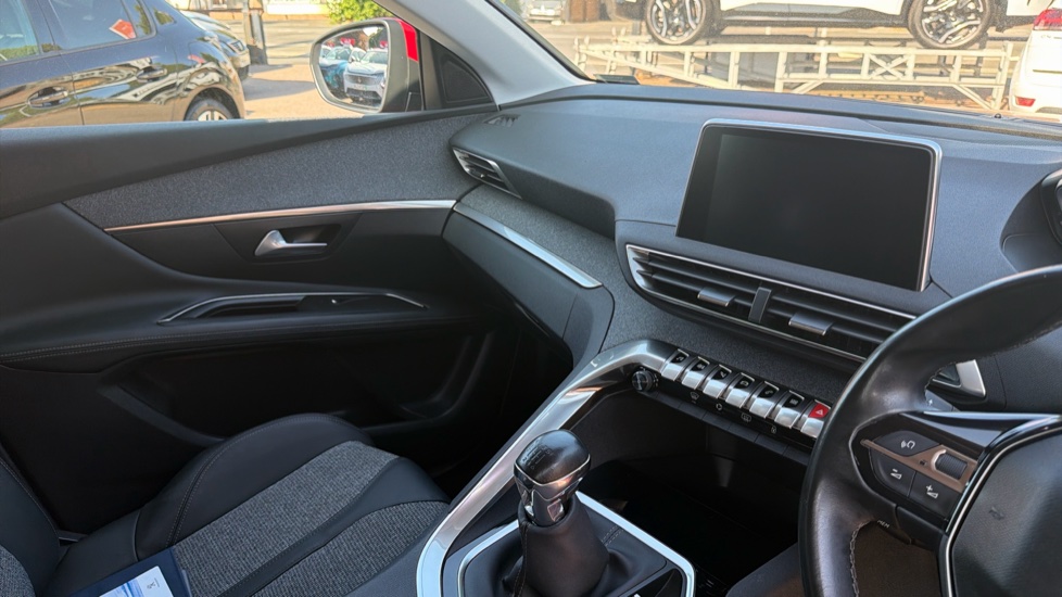 Peugeot 3008 1.2 PureTech Allure 5dr Petrol Estate - Image 14