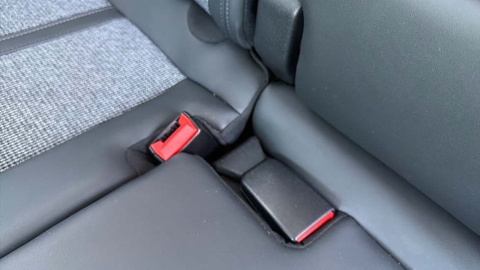 Peugeot 3008 1.2 PureTech Allure 5dr Petrol Estate - Image 17