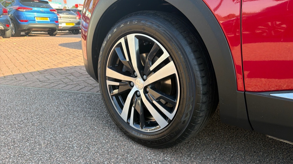 Peugeot 3008 1.2 PureTech Allure 5dr Petrol Estate - Image 25