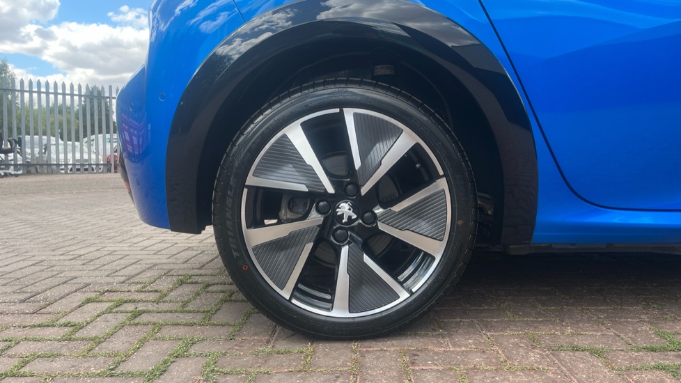 Peugeot 208 100kW GT Premium 50kWh 5dr Auto Electric Hatchback - Image 7