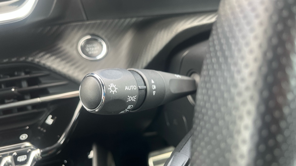 Peugeot 208 100kW GT Premium 50kWh 5dr Auto Electric Hatchback - Image 24