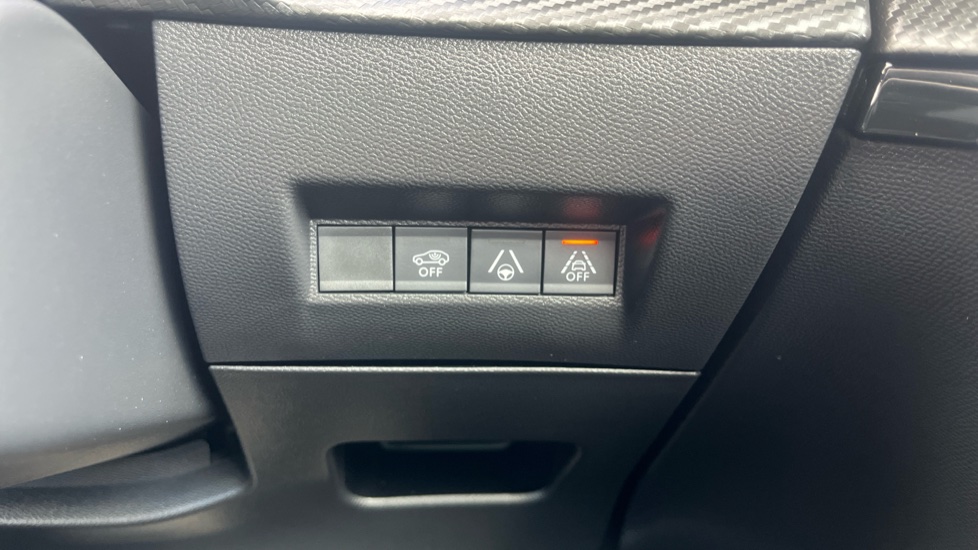 Peugeot 208 100kW GT Premium 50kWh 5dr Auto Electric Hatchback - Image 27
