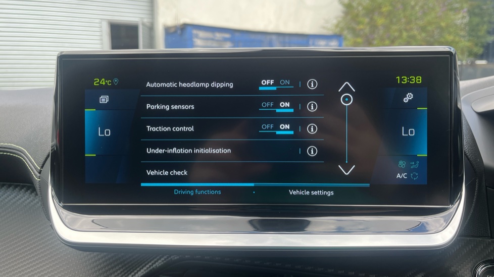 Peugeot 208 100kW GT Premium 50kWh 5dr Auto Electric Hatchback - Image 32