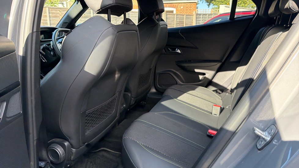 Peugeot 2008 1.2 PureTech 130 GT 5dr EAT8 Petrol Estate - Image 16