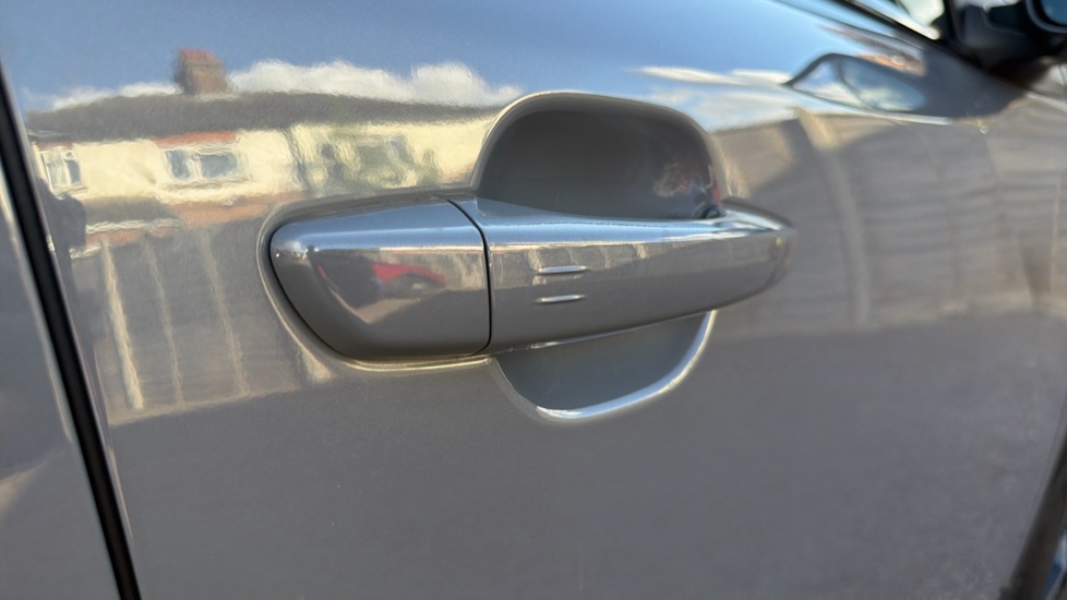 Peugeot 2008 1.2 PureTech 130 GT 5dr EAT8 Petrol Estate - Image 36