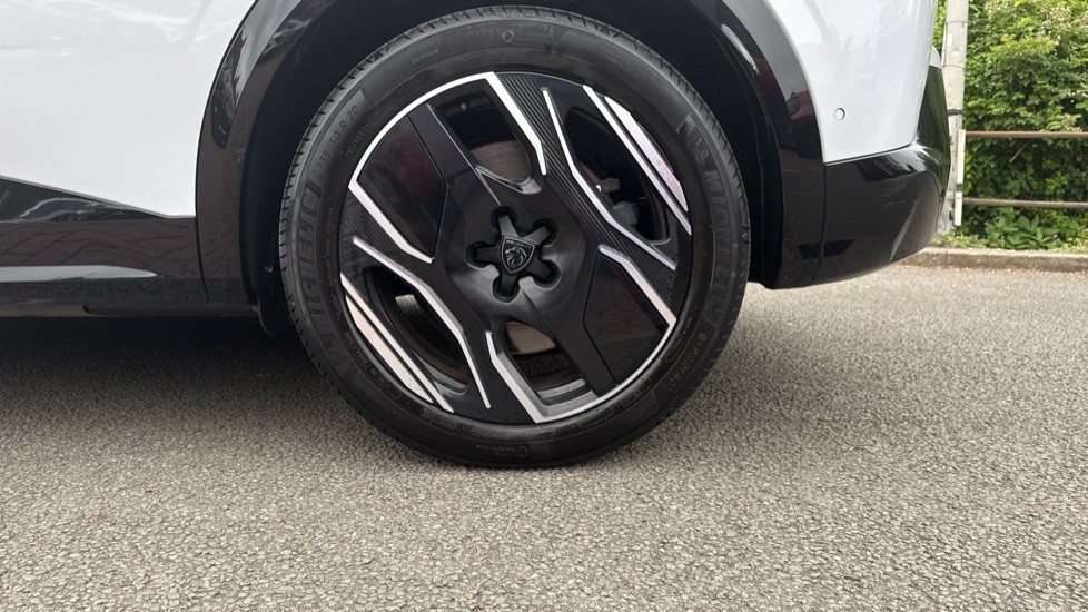 Peugeot 3008 157kW GT 73kWh 5dr Auto Electric Estate - Image 7