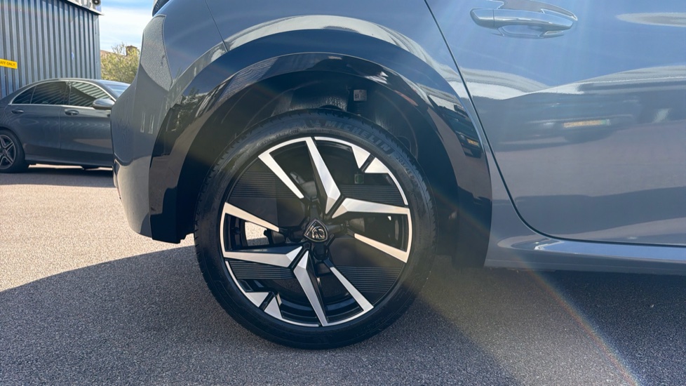 Peugeot 208 1.2 Hybrid 145 GT 5dr e-DSC6 Petrol Hatchback - Image 7
