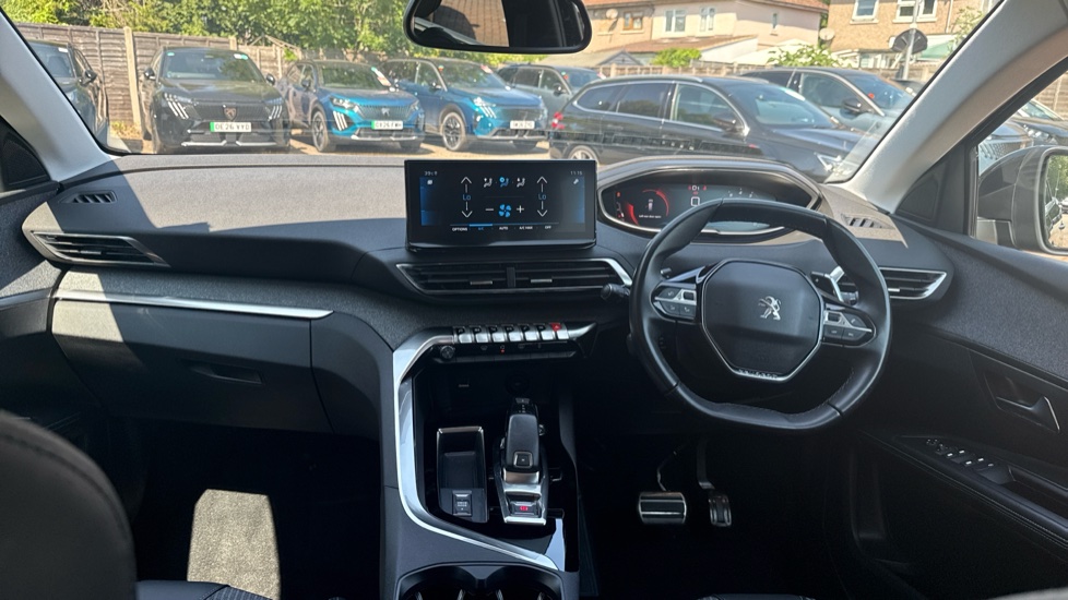 Peugeot 5008 1.2 PureTech Allure Premium+ 5dr EAT8 Petrol Estate - Image 10