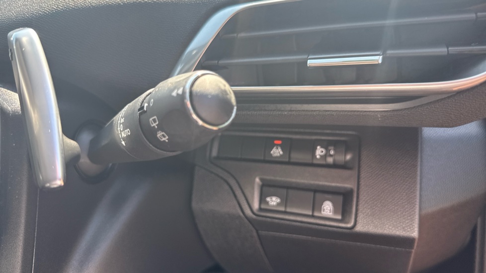 Peugeot 5008 1.2 PureTech Allure Premium+ 5dr EAT8 Petrol Estate - Image 28