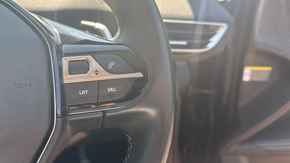 Peugeot 5008 1.2 PureTech Allure Premium+ 5dr EAT8 Petrol Estate - Image 30
