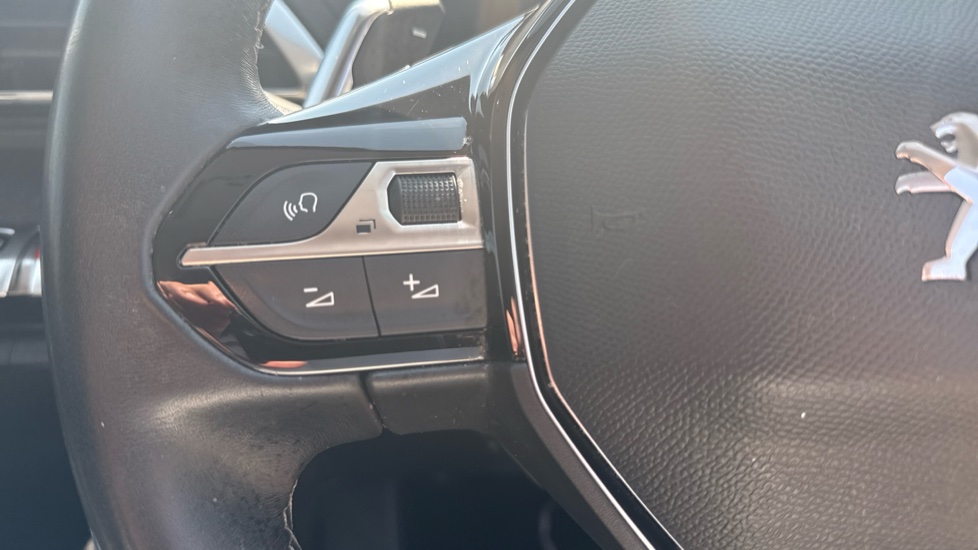 Peugeot 5008 1.2 PureTech Allure Premium+ 5dr EAT8 Petrol Estate - Image 31